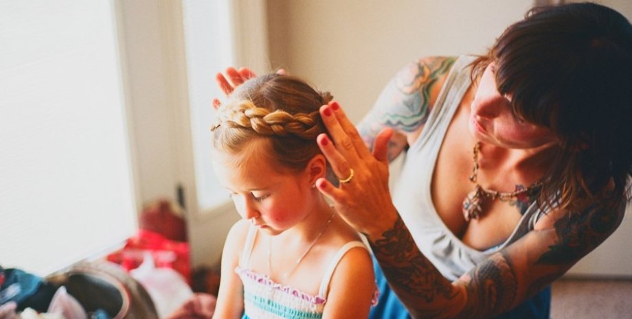 татуювання дитина, тату дівчинка, тату дитина, мама з татуюваннями, жінка татуювання