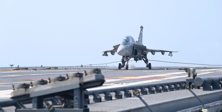 индийский авианосец