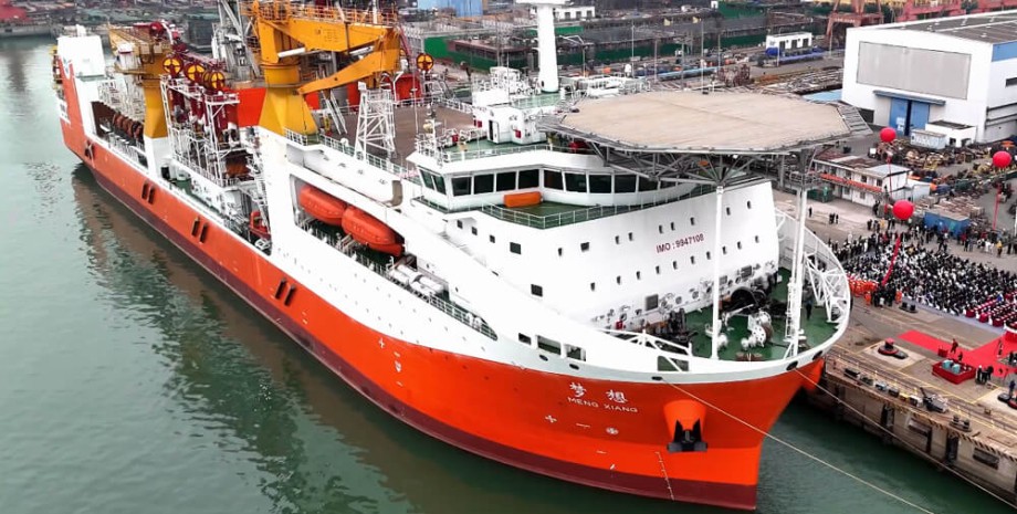 Новий корабель Китаю "Мрія"