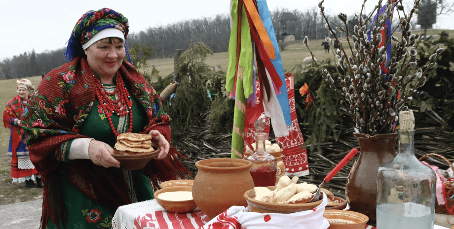 масляна масляна 2025, масляна в Україні, у твітері скандал, коли святкують масляну, масляна чи масниця, млинці на масляну