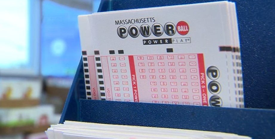 Лотерея Powerball, лотерея, приз, джекпот, гроші, виграв у лотерею, виграшні номери, лотерейний білет, віддав приз,