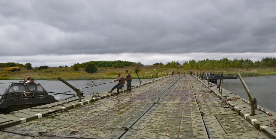 мем із російським солдатом