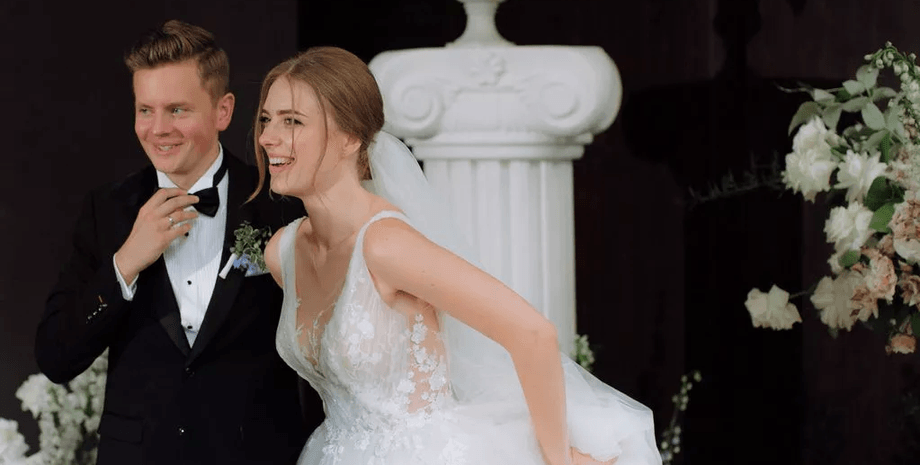 Наречений і наречена, весілля, приниження нареченої, обличчям у торт, швидке розлучення, вірусне відео, соцмережі, пожартував над нареченою, невдалий жарт