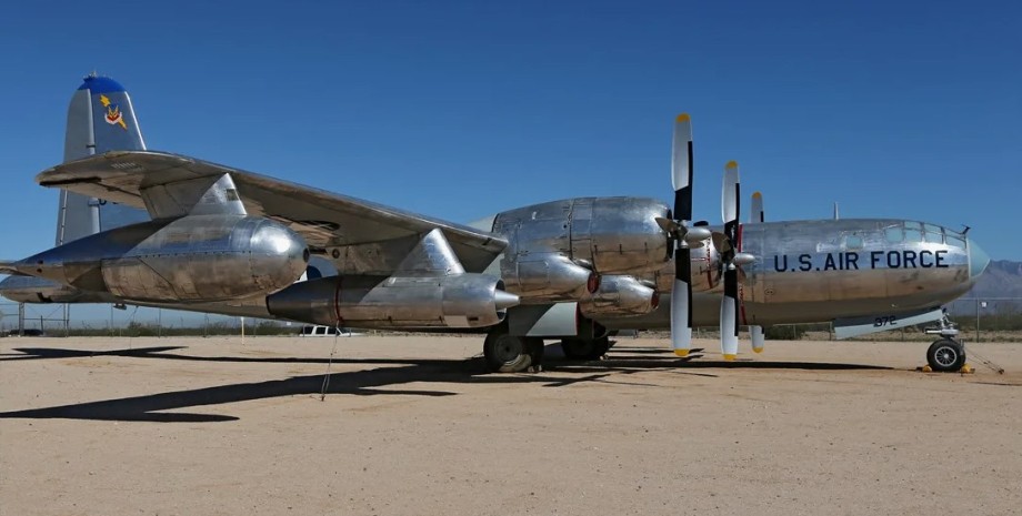 La Superfortress B-50 ha entrado en la historia de la aviación, después de haber...