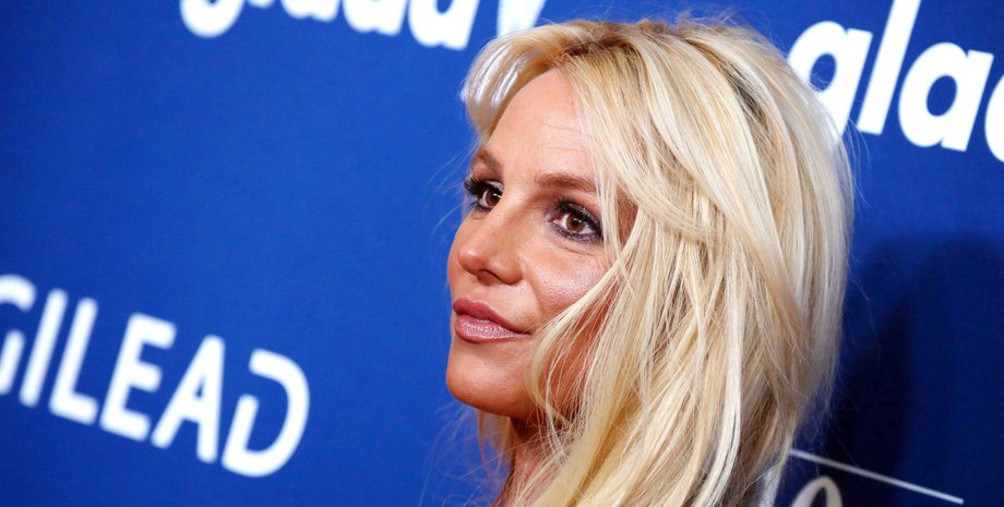 Бритни Спирс Бритни Спирс на фоне психологических проблем продала права на все свои песни