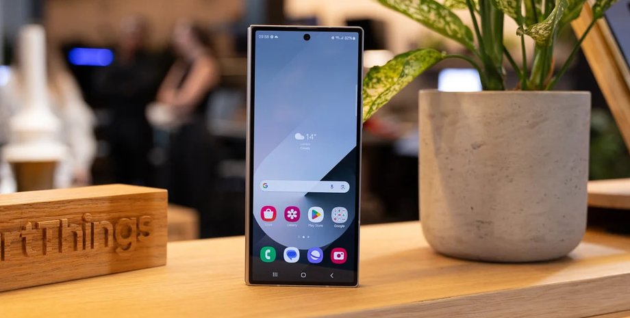 Перший складаний iPhone