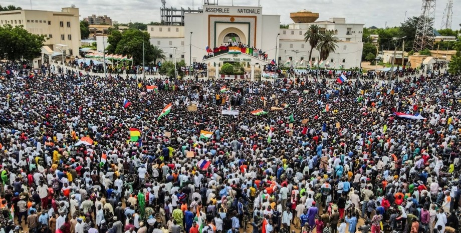 протестующие, митинг, переворот, Нигер, переворот в Нигере, переворот Нигер, переворот Нигер, мятеж Нигер