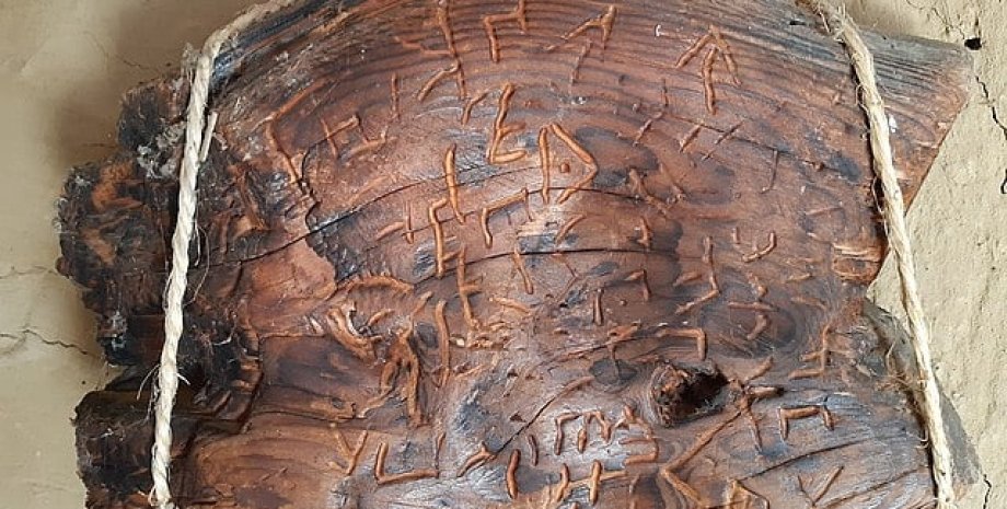 Табличка з Діспіліо може бути доказом існування давньої форми письмового спілкування письмо, табличка, Греція, розкопки, знахідка, Діспіліо, археолог, археологія, писемність, символ, культура, неоліт, поселення, артефакт, алфавіт