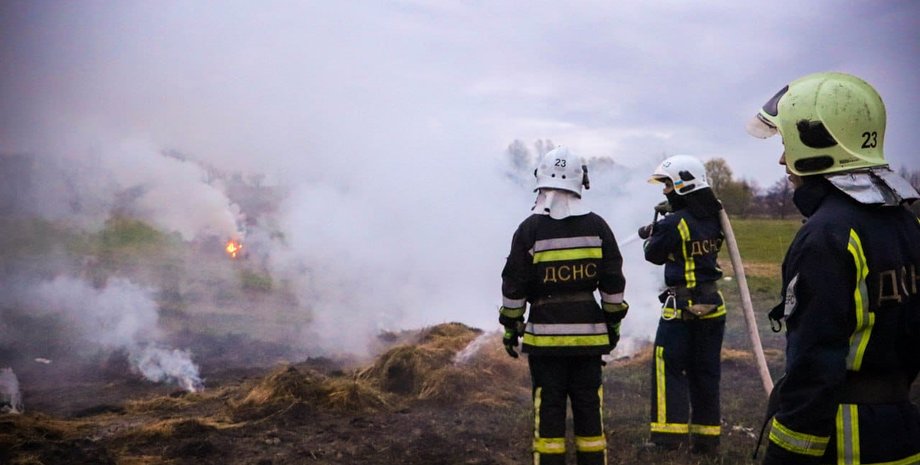 Київська область, пожежа, рятувальники, ДСНС, війна РФ проти України