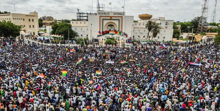 протестующие, митинг, переворот, Нигер, переворот в Нигере, переворот Нигер, переворот Нигер, мятеж Нигер