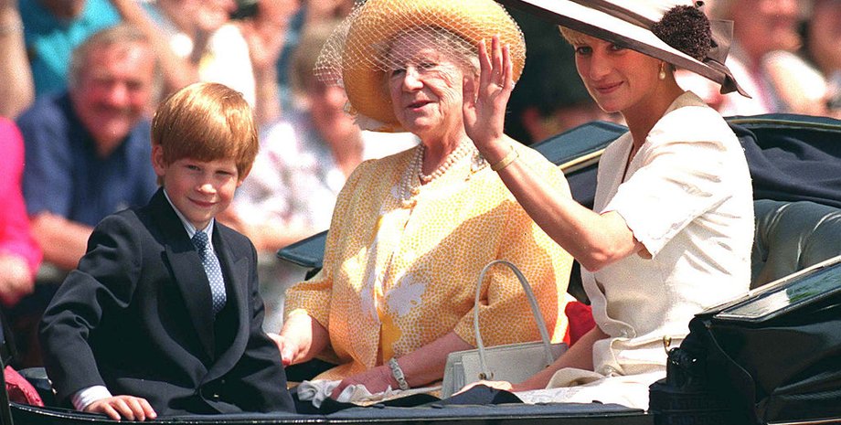 принц Гаррі, королева-мати Єлизавета, принцеса Діана, люди, карета