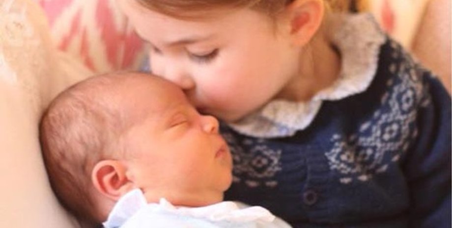 Луи с Шарлоттой/Фото: facebook.com/TheBritishMonarchy