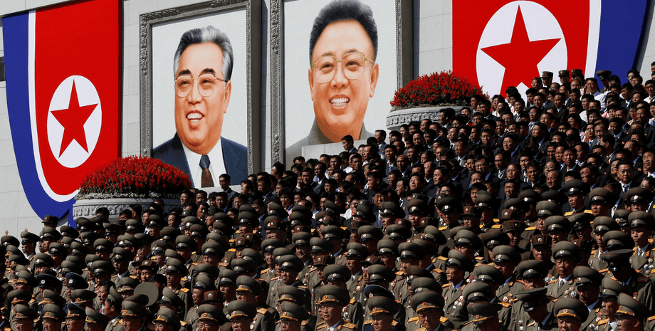 Кім Чен Ин, династія Кім, правляча династія, Північна Корея, правляча партія, захищати портрети від шторму, правитель