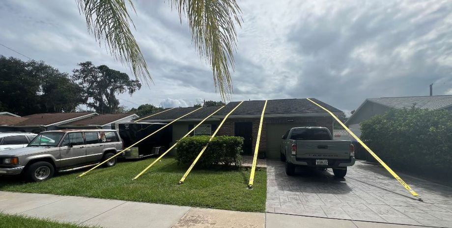 Ураган Милтон, последствия шторма века, погода, США, Педро Касарес из Орландо спас свой дом