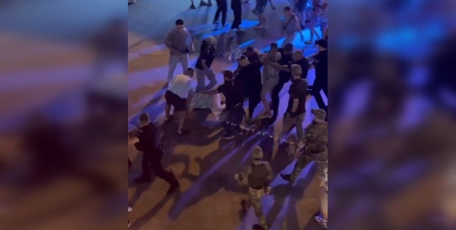 Драка в Одессе, Одесса инцидент, Аркадия драка, Одесса полиция драка, Одесса пьяные драка, Одесса военные драка, Одесса военные драка