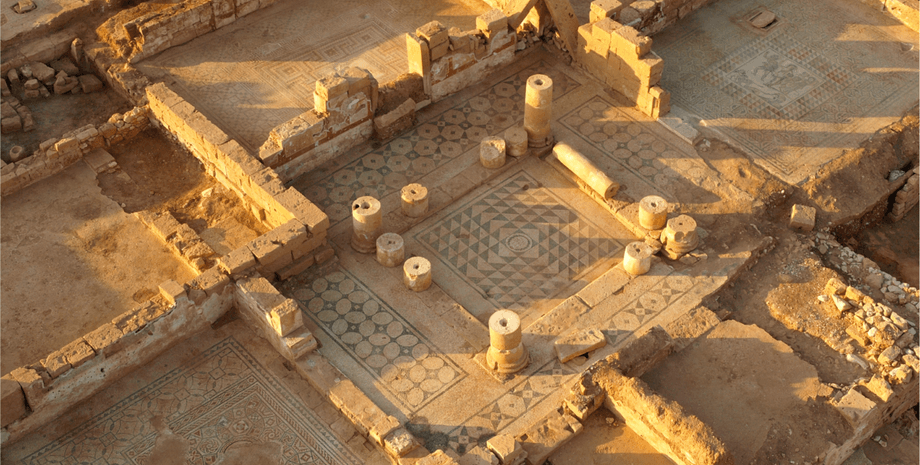 лицо, Птолемаис, святилище, бассейн, вода, раскопки, артефакт, археологи, археология, находка, открытие, цистерна, контейнер