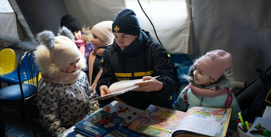 пункт незламності діти в опорному пункті незламності