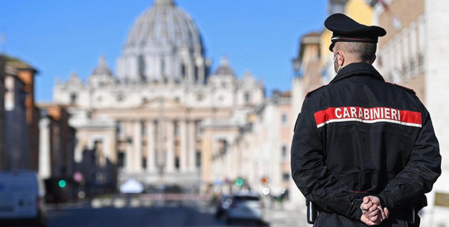 Италия, шпионы, шпионаж, 80 шпионов, треть