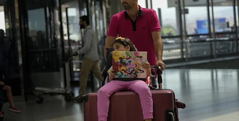 пасажири, чоловік, дитина, літак, ліван, аеропорт, бейрут