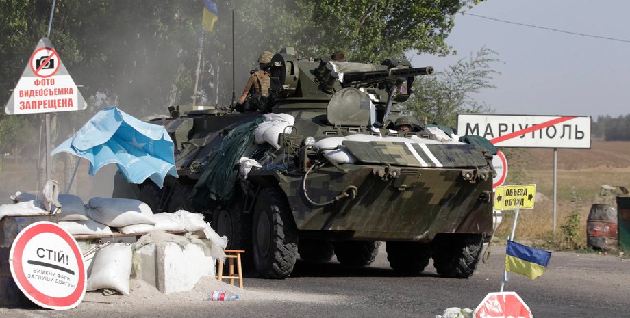 Блок-пост в Мариуполе / Фото: Reuters