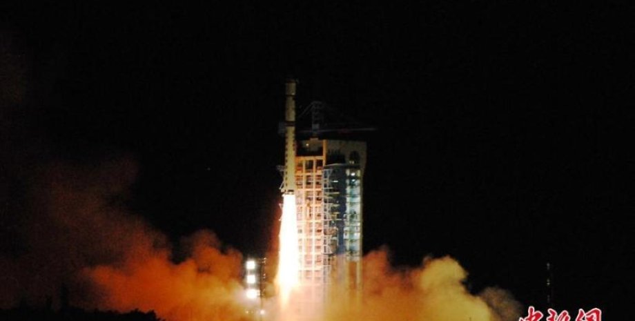 Запуск ракеты со спутником / Фото: chinanews.com
