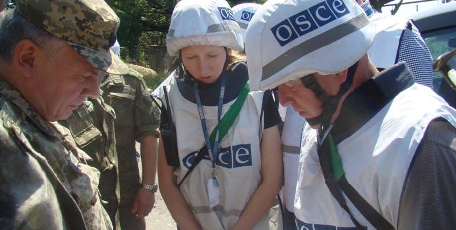 Наблюдатели ОБСЕ в Широкино / Фото пресс-центра АТО
