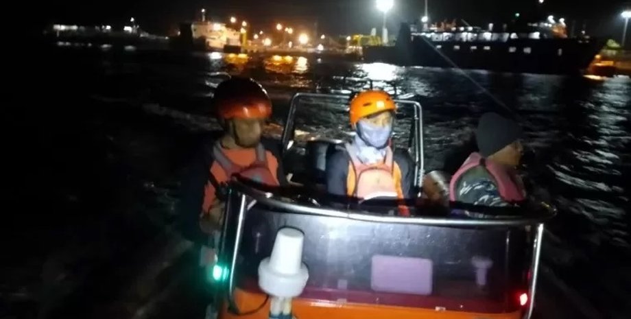 на бали затонул паром, паром, бали