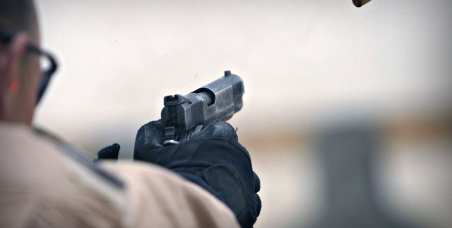 Стрілянина, пістолет, фото