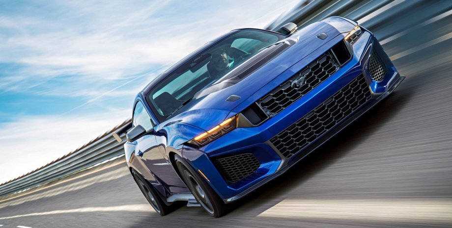 Ford Mustang Dark Horse SC