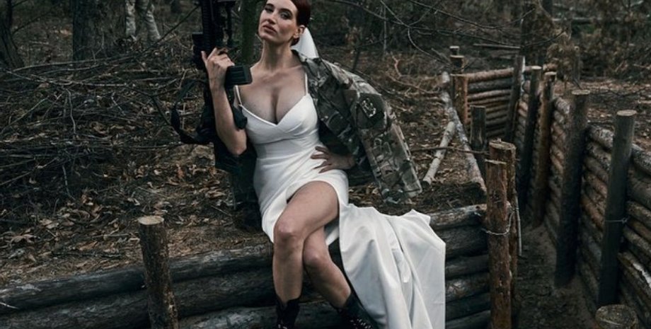 Жінка снайпер, Євгенія Емеральд, прозвали Карателем, Каратель, Жанна д'Арк, український військовий, ЗСУ, спецназ, війна,