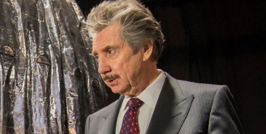 Роберт Бигелоу