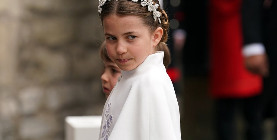 Принцесса Шарлотта, кейт миддлтон дочь, принц уильям дочь, королева елизавета II, принцесса диана, королевская семья