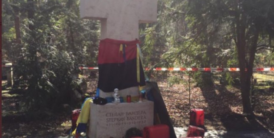 Степан Бандера, Могила, Мюнхен, Вандалы, Андрей Мельник