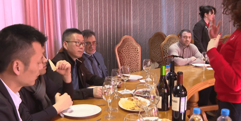 китайська делегація, окупація криму