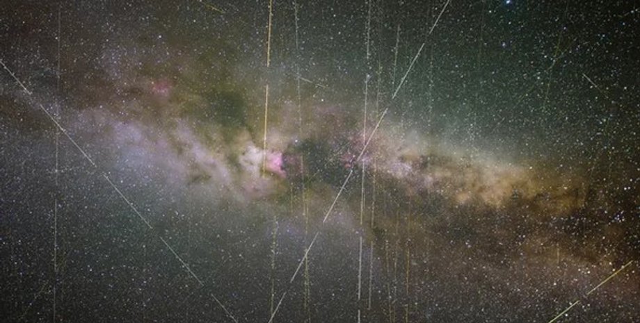 космос полосы света