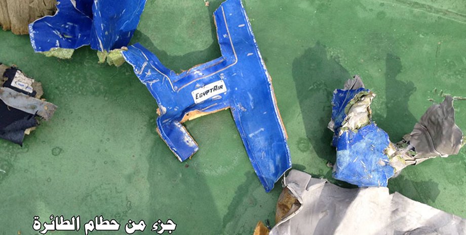 Обломки самолета EgyptAir / Фото: facebook.com/Egy.Army.Spox