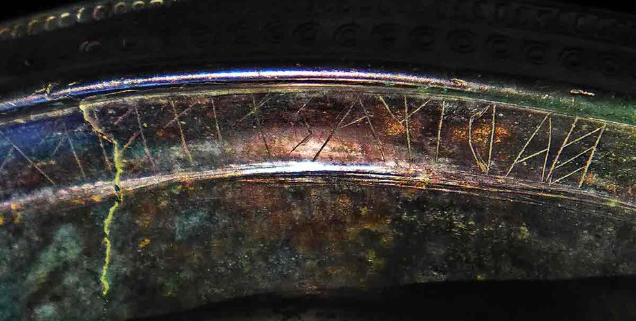 шолом, Словенія, знахідка, Негау, бронза, залізний вік, етруски, мова, руни, напис, писемність, археологія, кельти, германці, письмо, ім’я, культура