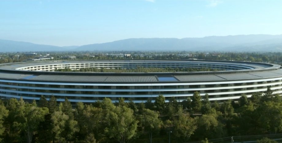 Кадры из видео Apple