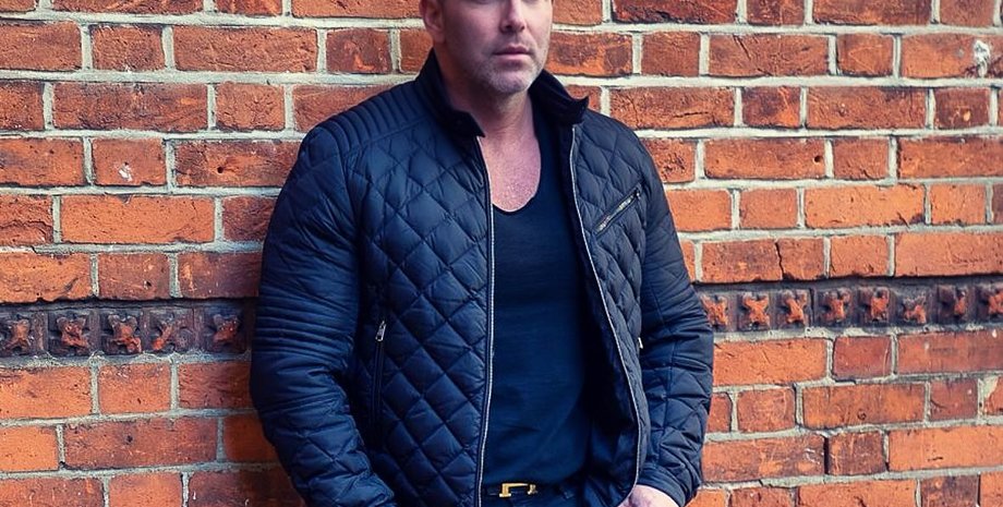 Саймон Ньютон, телохранитель