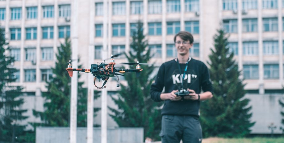 Максим Шеремет и "Волонтерской дронарни"