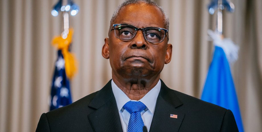 Ллойд Остін