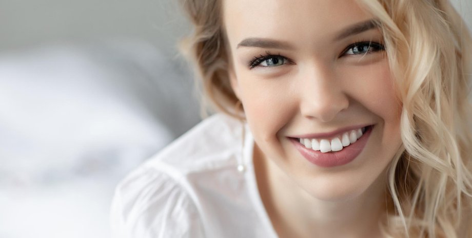 Красива посмішка, здорова посмішка, відбілювання зубів