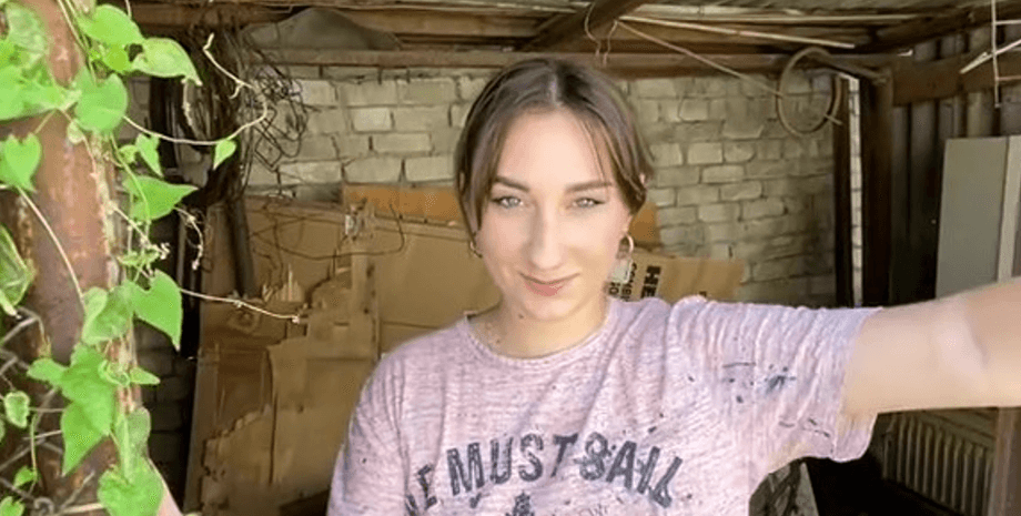 Жінка купила хату в селі Нерухомість в селі