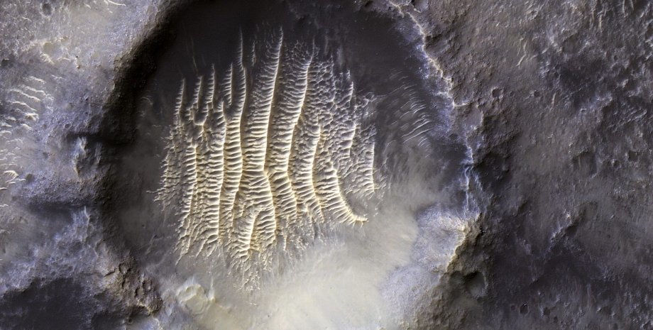 Кратер Эйри-0, Марс