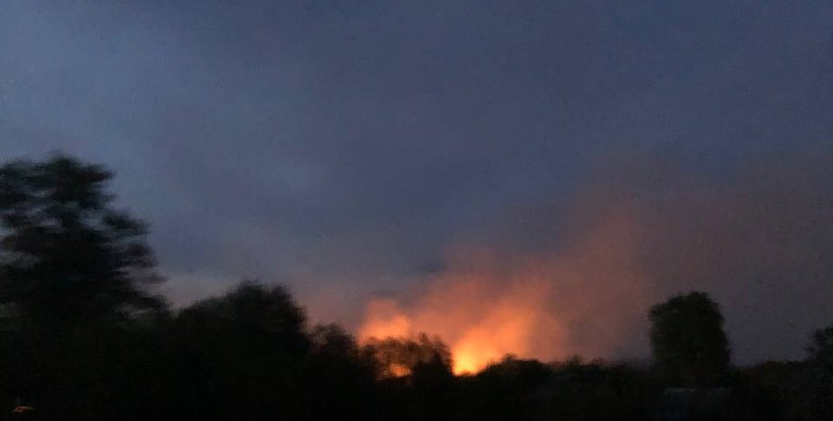 Пожар, Крым, атака дронов, взрывы, БПЛА, Севастополь, Саки, Новофедоровка, война в Украине, фото