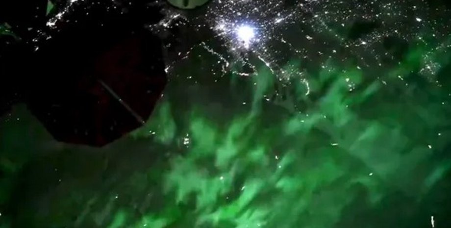 полярне сяйво МКС