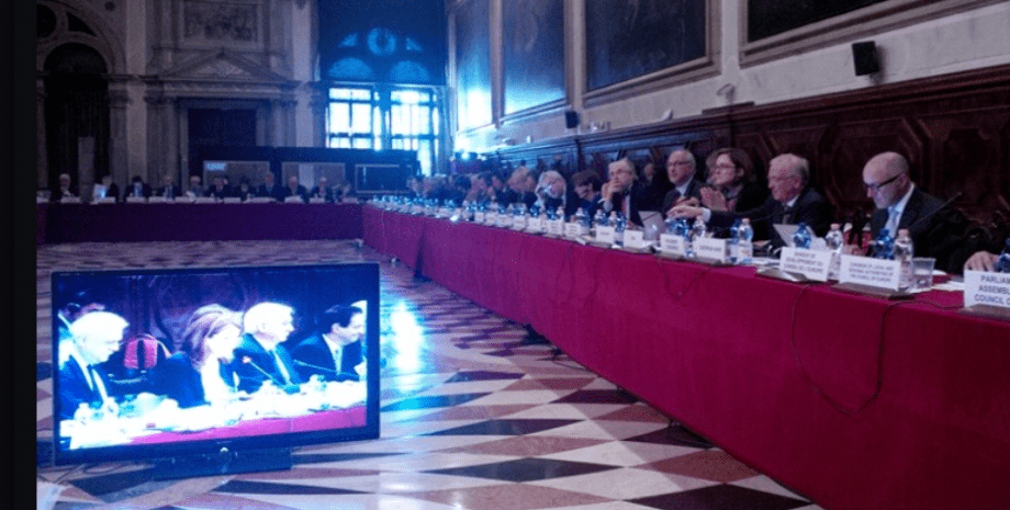 Венецианская комиссия, заседание