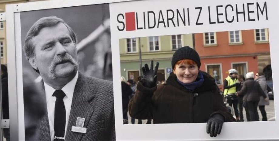 Акция в поддержку Леха Валенсы в Варшаве / Фото: REUTERS