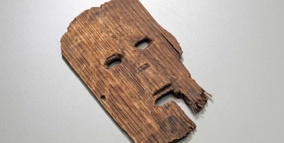 дерев'яна маска Японія, префектура Осака, руїни Ніші-Івата, дерев'яна маска, епоха Яйой, сільськогосподарські свята, церемоніальні ритуали, могутні роди, правитель, королівство Ямато