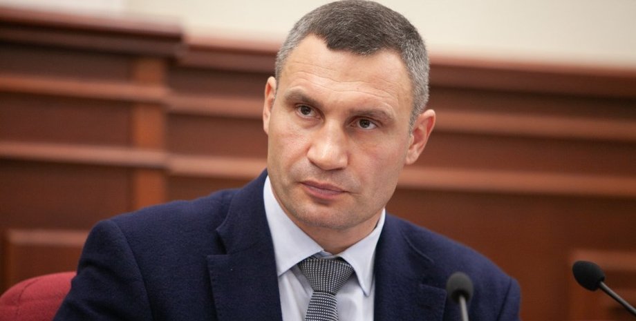 Блекаут в Києві - Кличко закликав людей їхати з міста та готувати запаси їжі Віталій Кличко